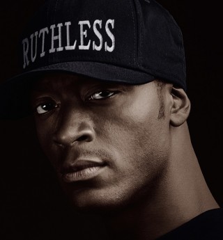 Lorenzo Patterson, zvani MC Ren, bio je uz Cubea glavni tekstopisac za N.W.A., ali nije producirao “Straight Outta Compton”. Ma kako dobar Aldis Hodge bio u ulozi, može vam se oprostiti ako ne zapazite njegov značaj za cijelu priču