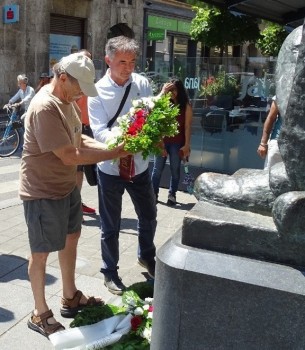 Zoran Pusić i Milorad Pupovac polažu vijenac